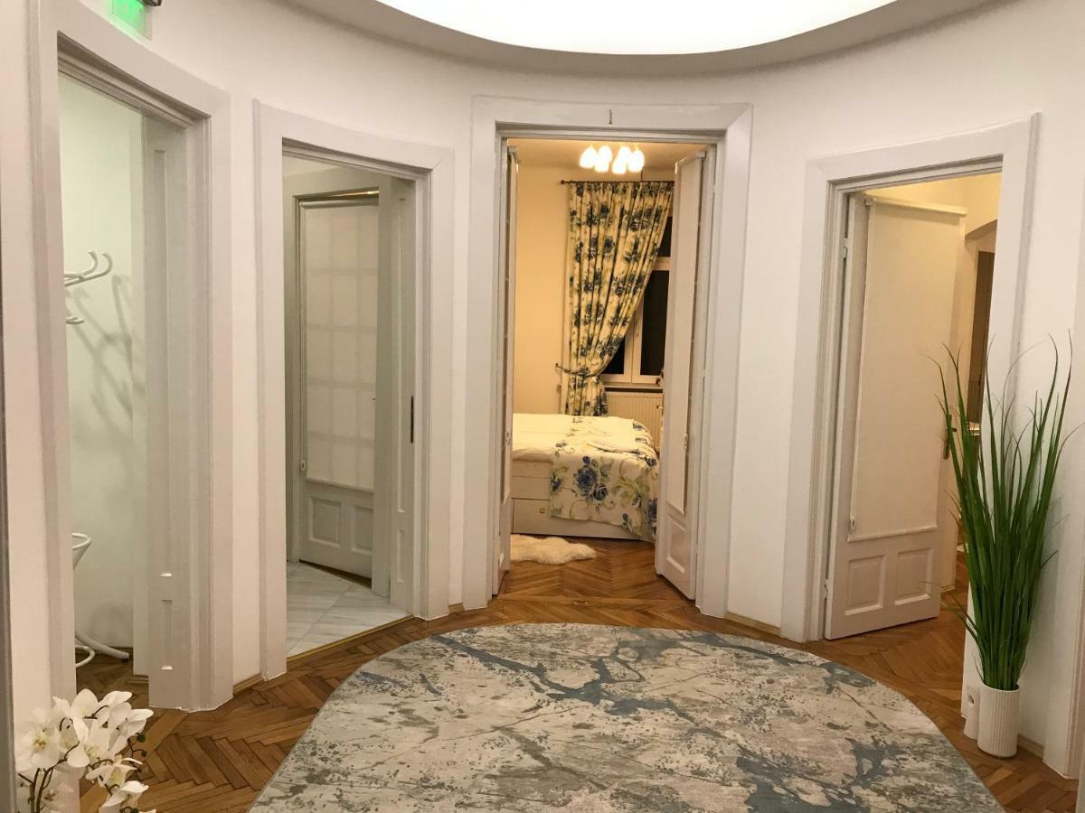 Victoria Luxury Apartment Bukarest Eksteriør billede